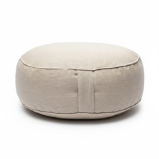 Rundes Sitzkissen in Beige Ein beiges, rundes Sitzkissen mit Trageschlaufe