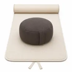 Schurwollmatte mit Yogakissen