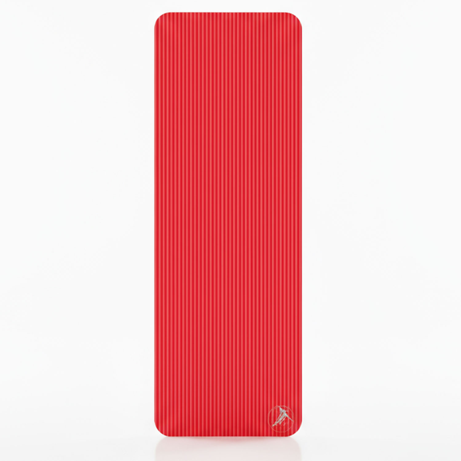 Rote Yoga- oder Fitnessmatte mit geriffelten Streifen und Logo in der Ecke