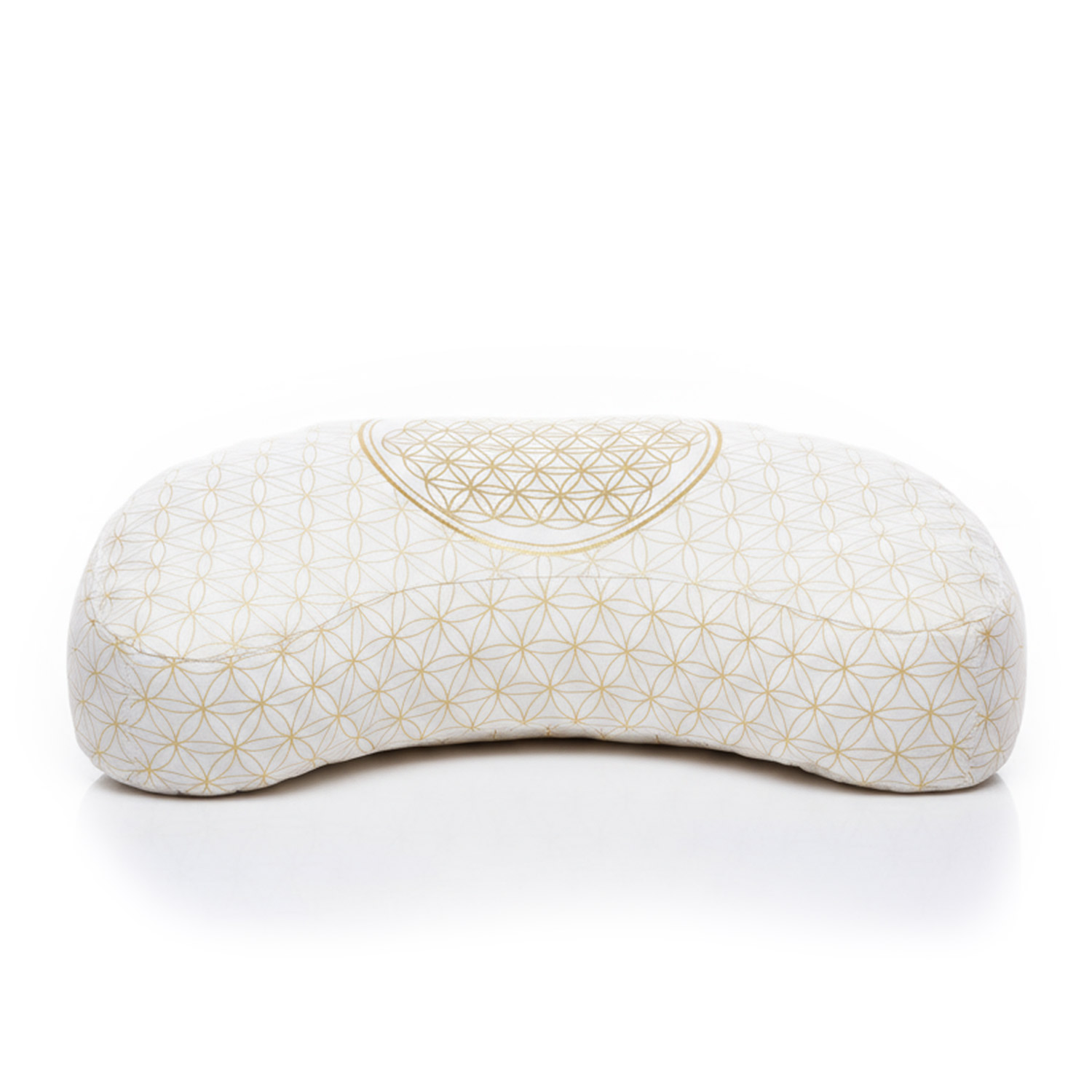 Ein weißes Kissen mit goldenem Blumenmuster und besonderer Form