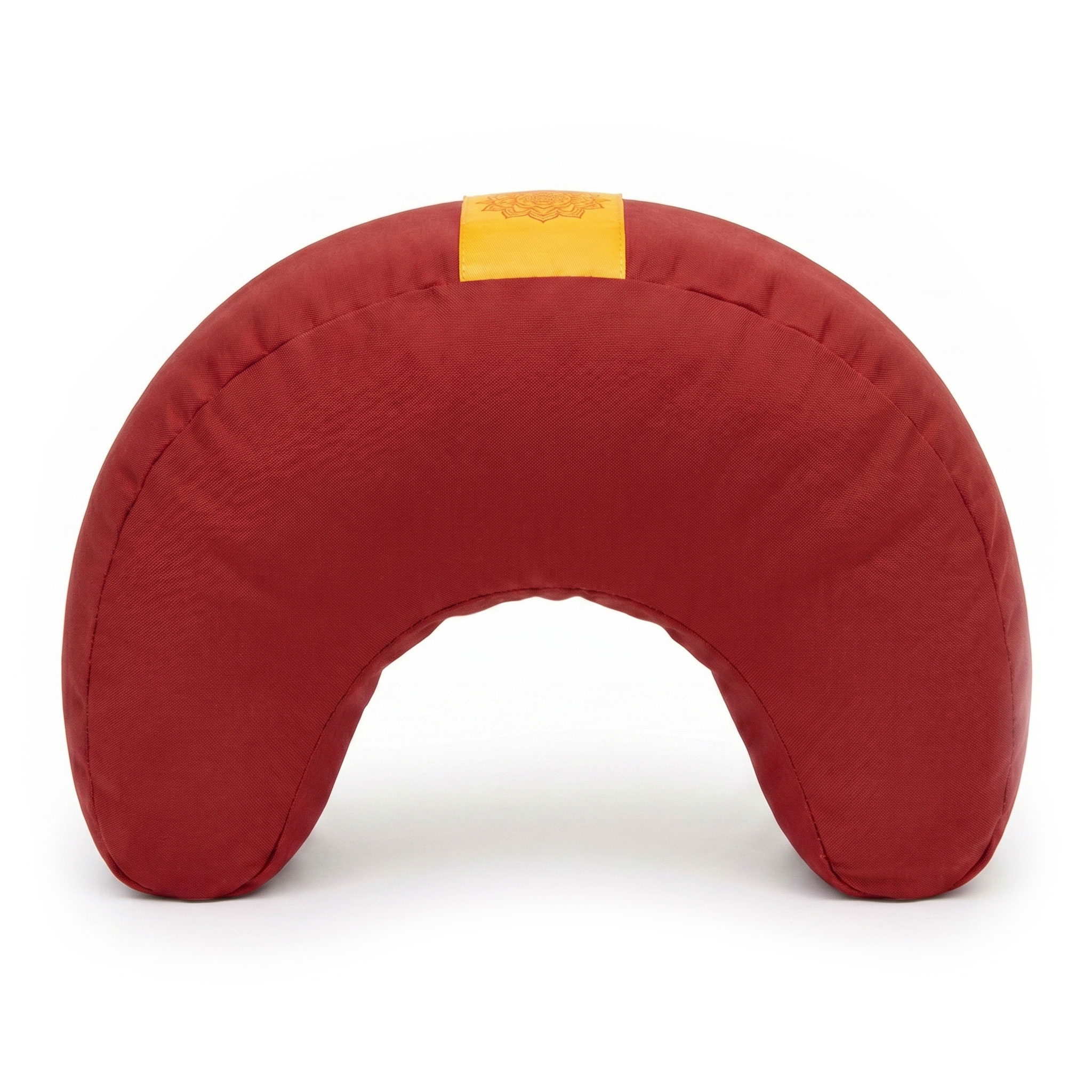 Rotes, halbmondförmiges Meditationskissen mit gelbem Aufnäher oben