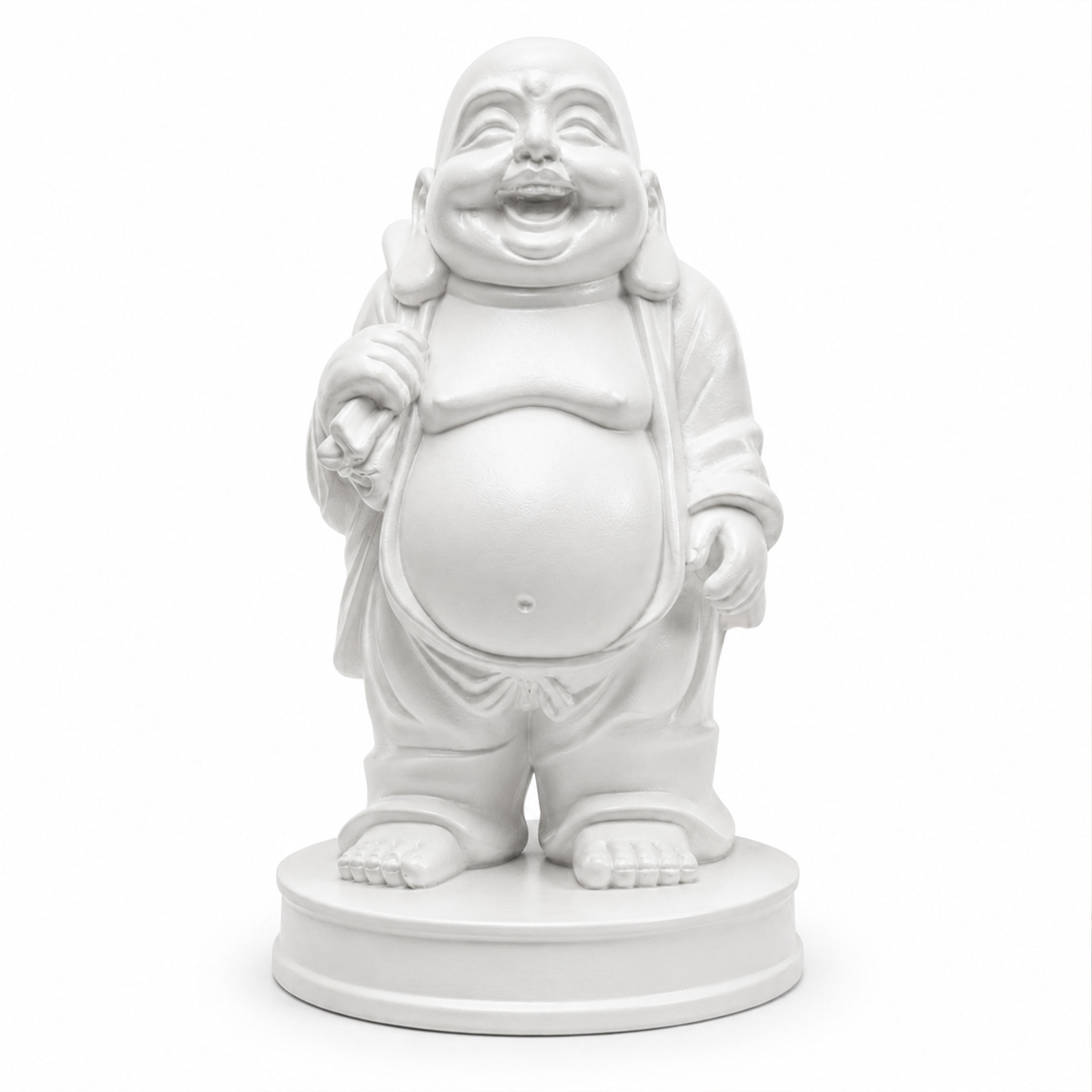 Weiße Statue eines lachenden Buddha mit rundem Bauch auf Sockel