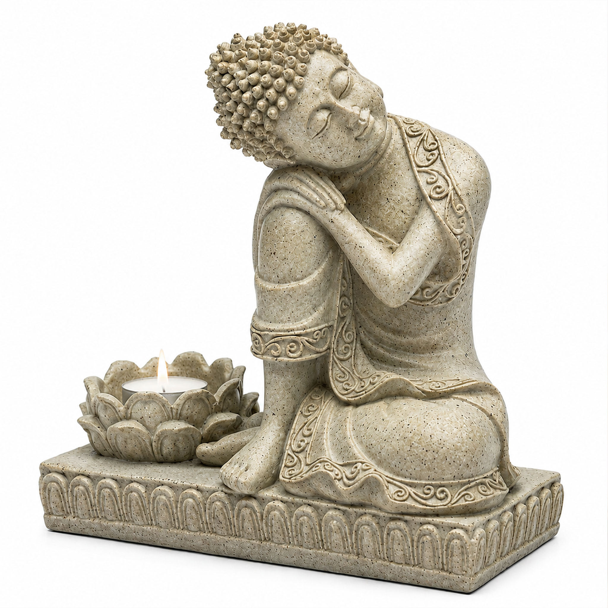 Dekorative Buddha-Statue in sitzender Haltung mit einem brennenden Teelicht in einer lotusförmigen Halterung