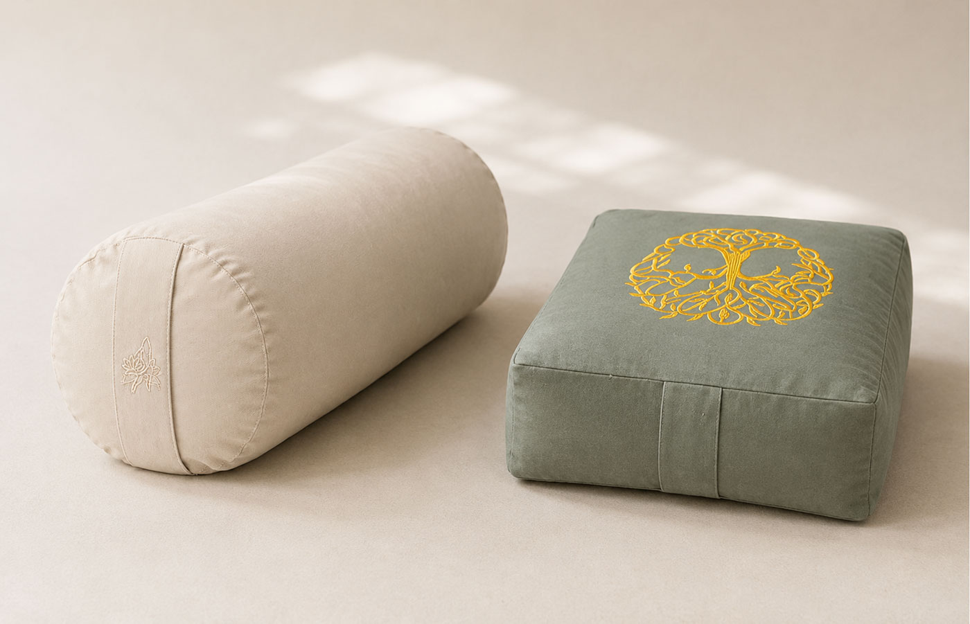 Vergleich von rundem und rechteckigem Yoga Bolster für Yin Yoga und Restorative Yoga