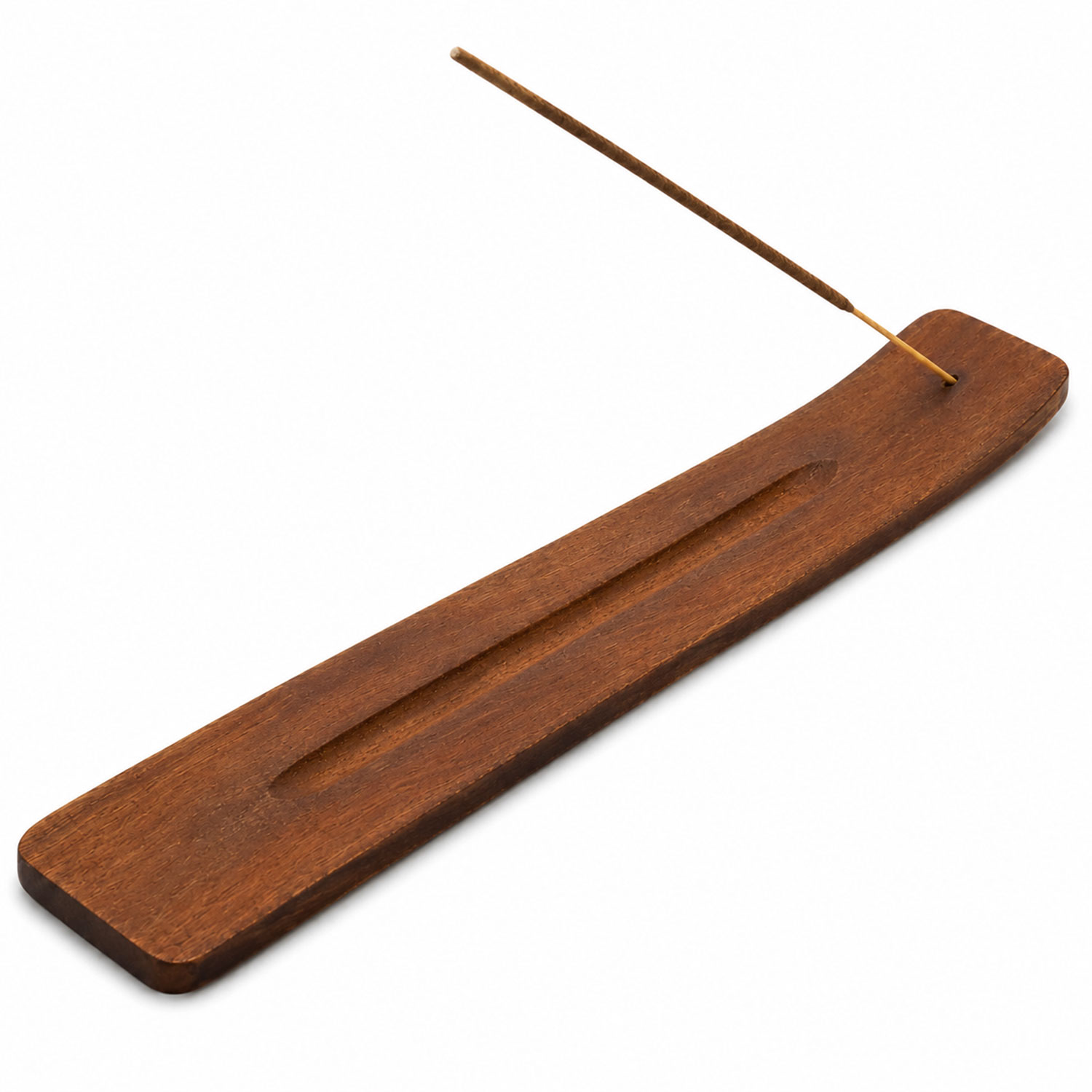 Langer Räucherstäbchenhalter aus Holz mit eingestecktem Räucherstäbchen vor hellem Hintergrund.