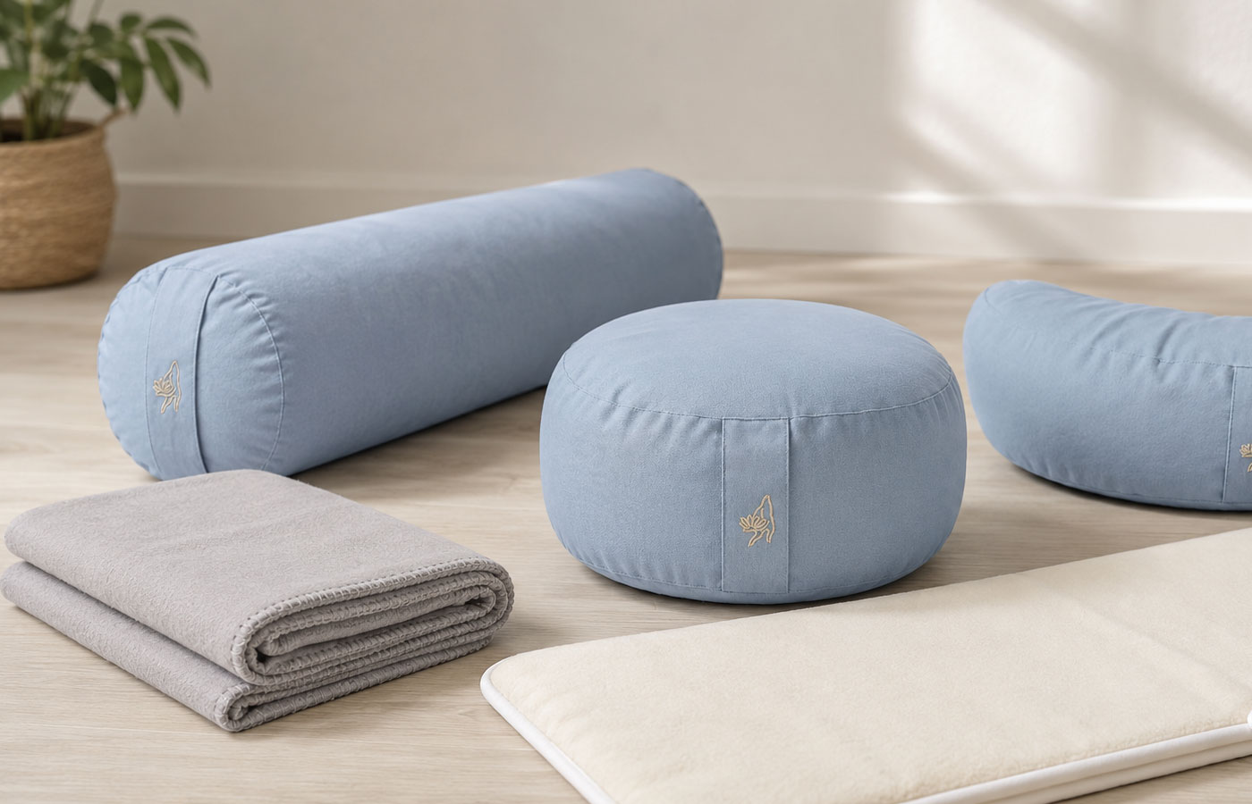 Meditationskissen, Halbmondkissen, Bolster und Meditationsmatte als Auswahlhilfe für die richtige Sitzhöhe