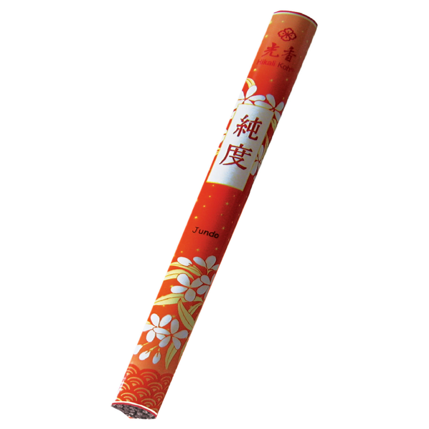 Schmale rote Verpackung für japanische Räucherstäbchen mit floralem Muster und japanischen Schriftzeichen auf weißem Hintergrund.