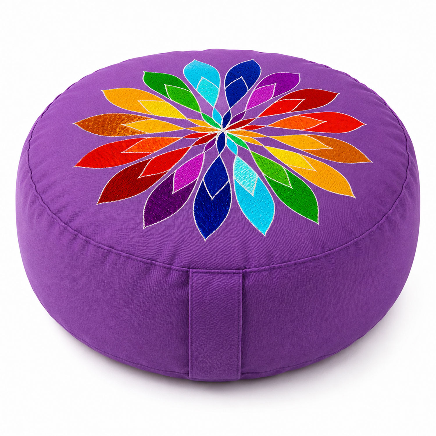 Rundes lila Meditationskissen mit einer farbenfrohen, blütenförmigen Mandala-Stickerei auf der Oberseite vor weißem Hintergrund.