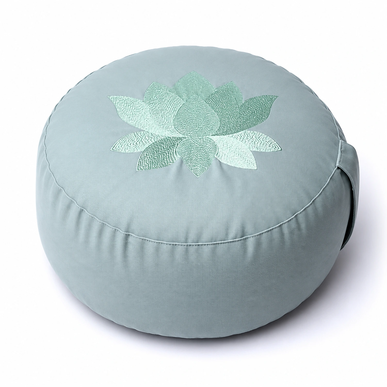 Meditationskissen Lotus Salbeigrün aus Bio-Baumwolle – erhöhte Vorderansicht mit sichtbarer Stickerei auf weißem Hintergrund.