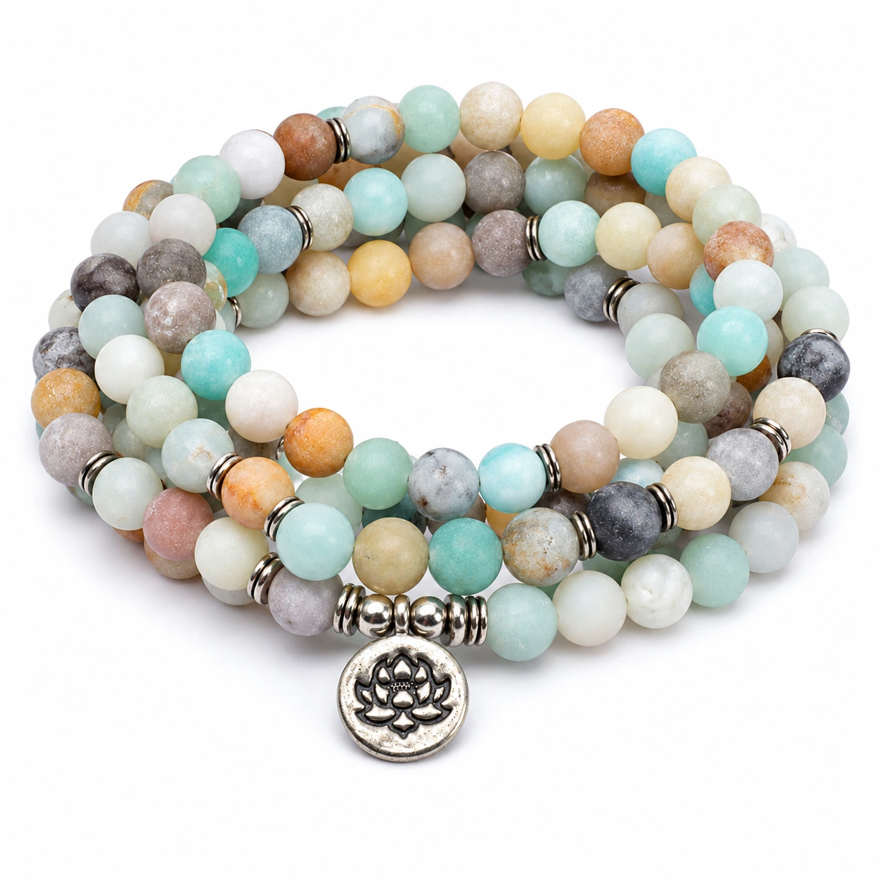 Amazonit-Mala mit Lotus-Anhänger, dreifach aufgerollt auf Weiß