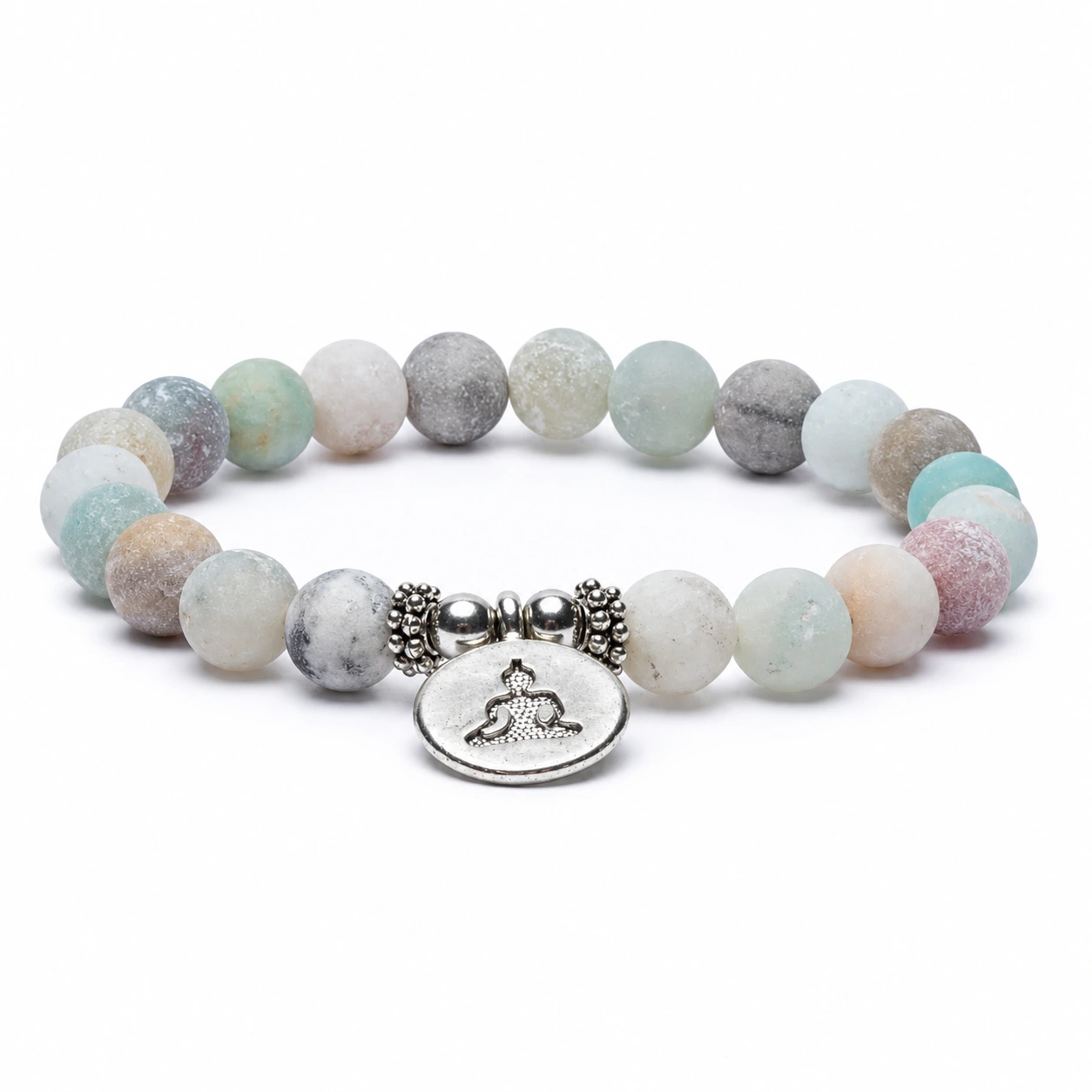 Amazonit-Armband mit Buddha-Anhänger auf Weiß