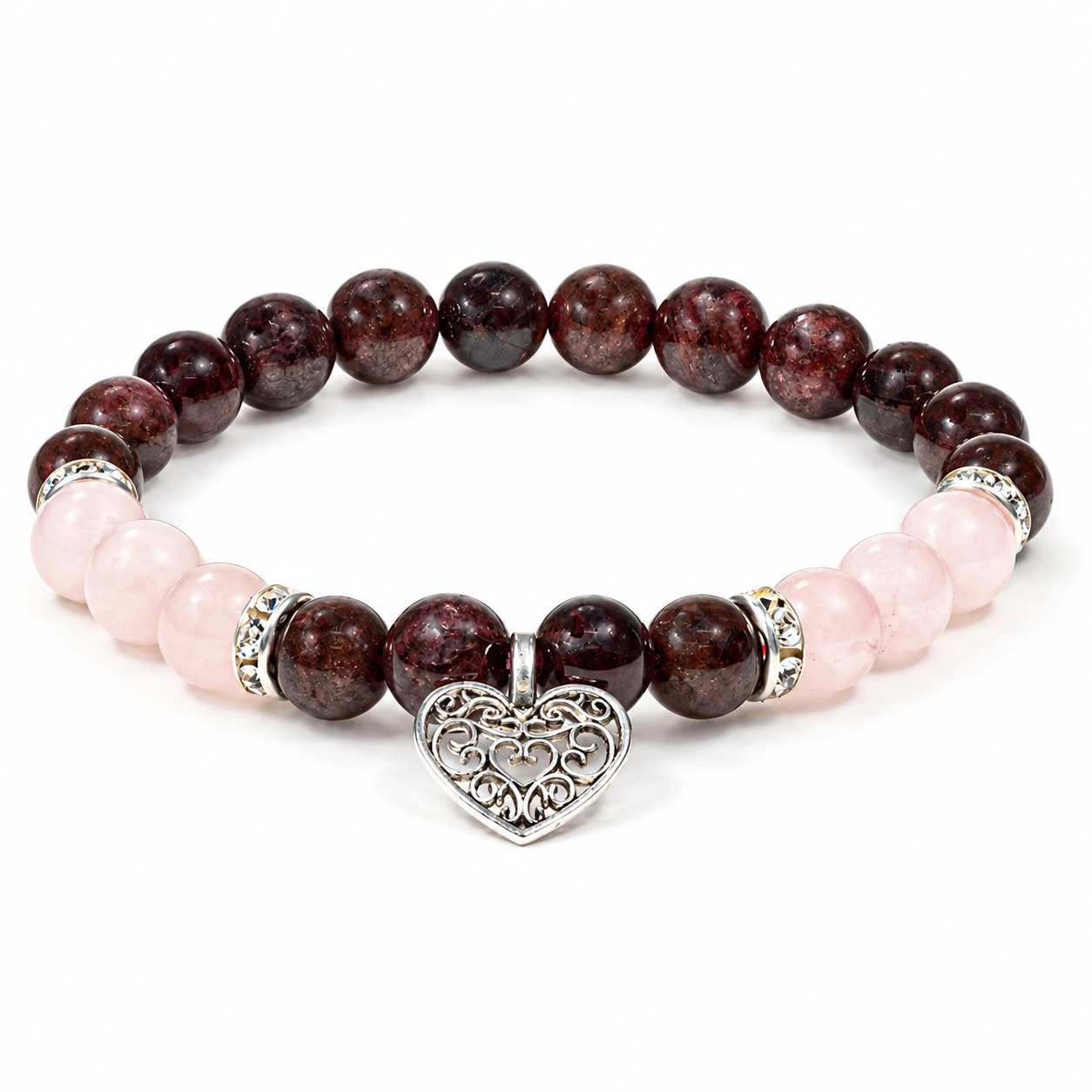 Armband aus Granat und Rosenquarz mit Herzanhänger auf Weiß